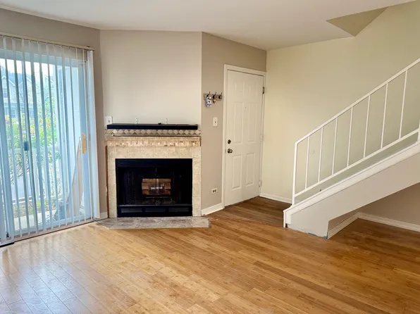 1267 Wyndham Ln APT 104, Palatine, IL 60074