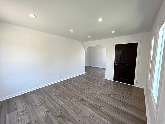 5th image of 212 W Santa Anita Ave