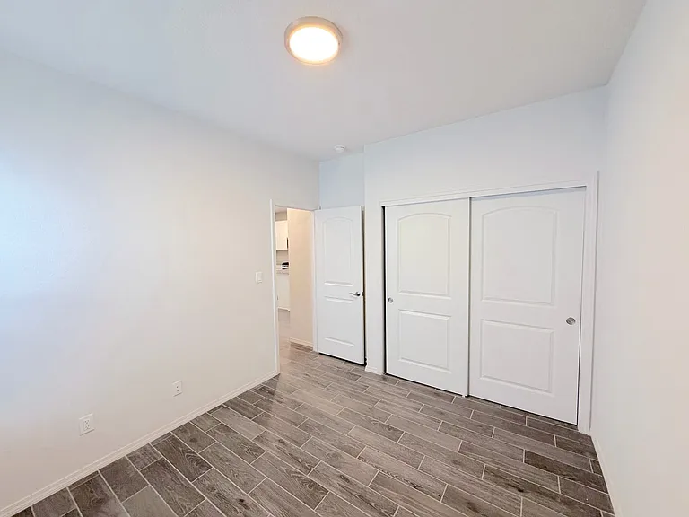 5777 Cosmo Ct NE — Photo 5