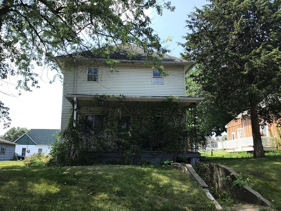 1st image of 809 S B St
