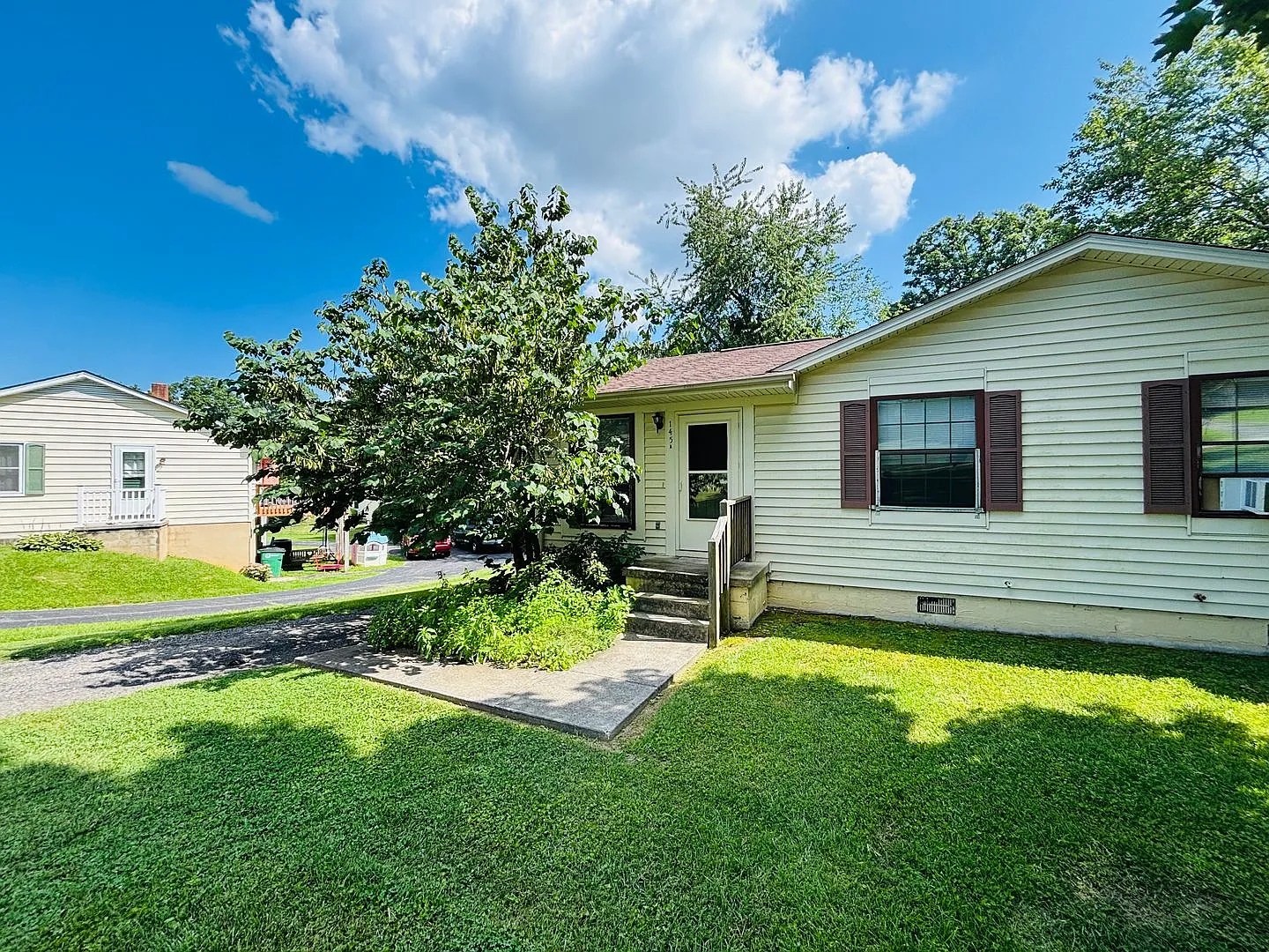 2 Bedroom 1 Bath Duplex — Photo 1