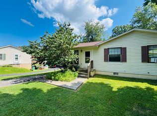 145A Thelma Ln, Christiansburg, VA 24073