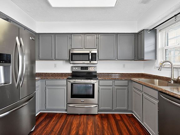 2nd image of 6010 Sirenia Pl