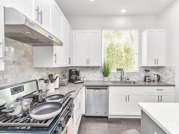 5th image of 2817 Palm St