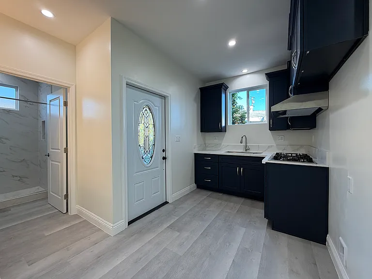 9128 1/2 W Duarte Rd #9128-1/2 — Photo 7