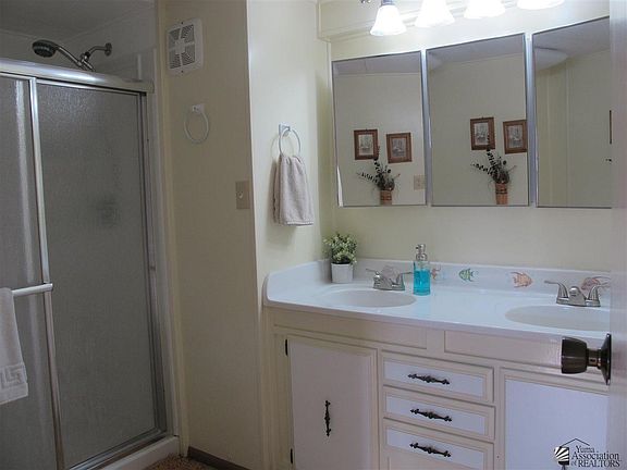 4th image of 273 W Teton Dr