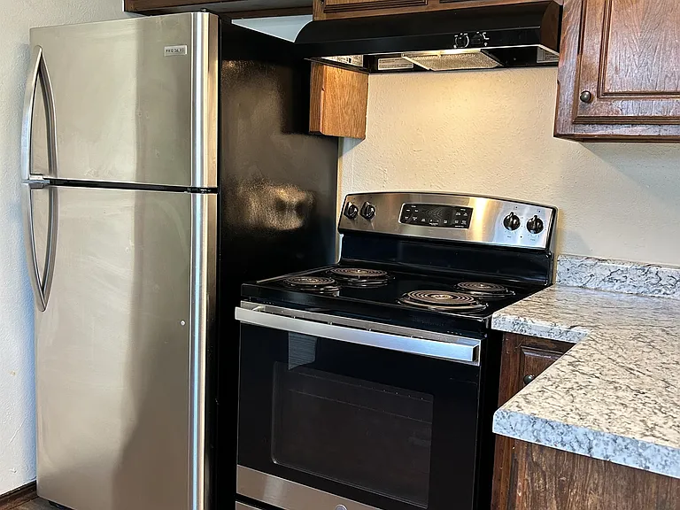 214 Falcon Ct — Photo 9