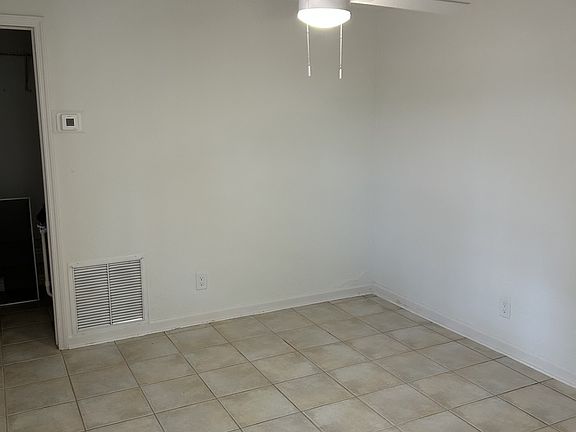 4th image of 4637 N Ocean Dr #11