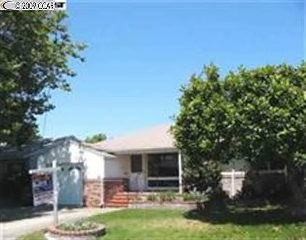751 Hacienda Ave photo 1