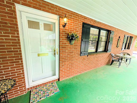 2nd image of 1014 Wright St SW APT 5