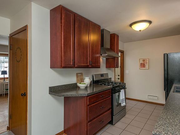 5th image of 430 Glenwood Ave