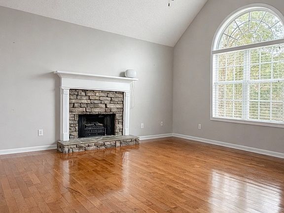 3rd image of 132 Sydney Smt