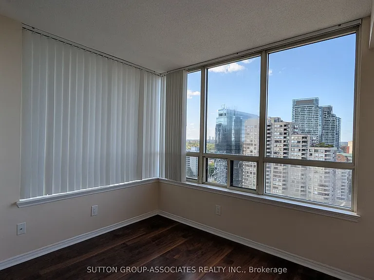 7 Bishop Ave #1808 — Photo 16