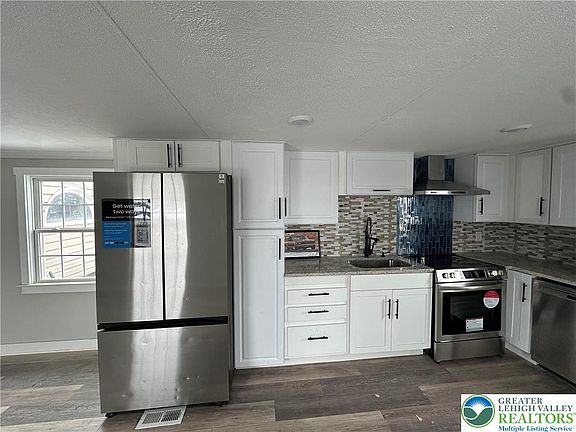 4th image of 1190 Four Grange Rd #D