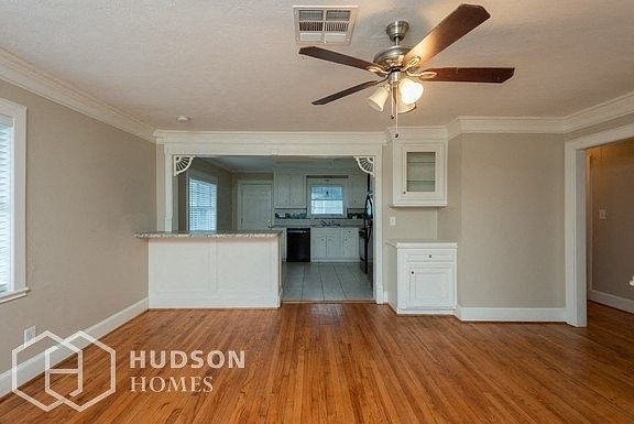 4th image of 709 Avenue J