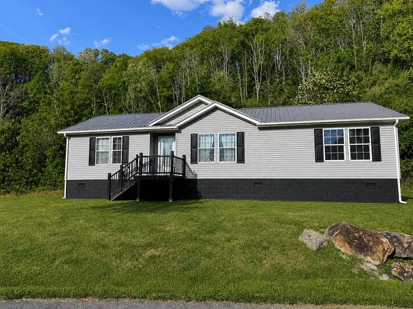 574 Charles St, Clintwood, VA 24228