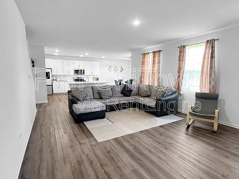 765 Kentshire Cir — Photo 5