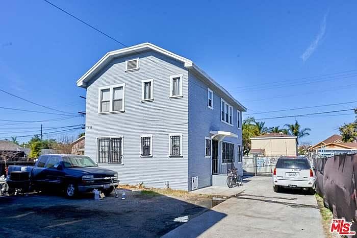 1st image of 433 E 41st St