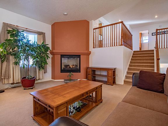 3rd image of 4907 Carolcreste Dr