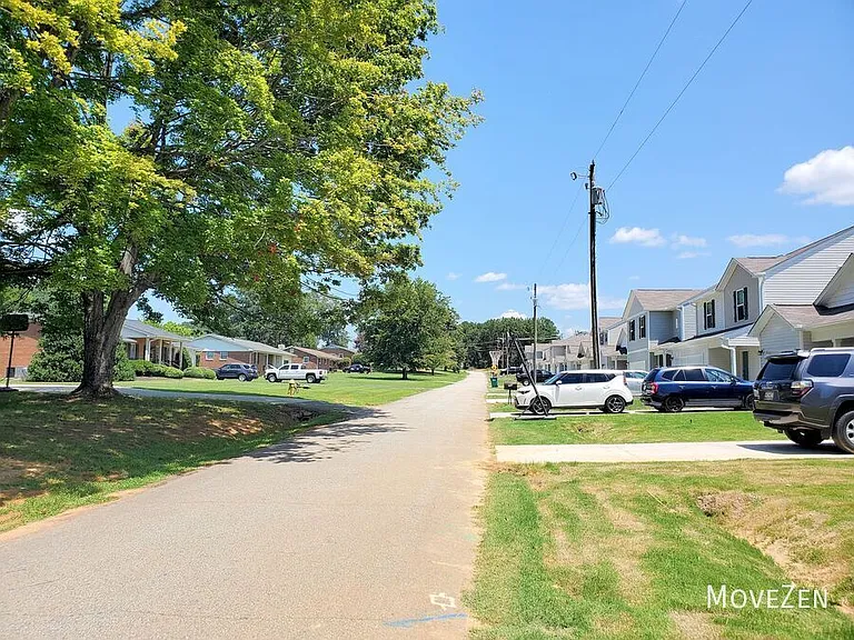161 Davis Dr — Photo 9