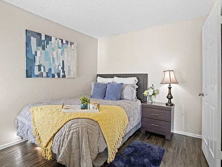 Diamond Creek Apartments — Photo 8