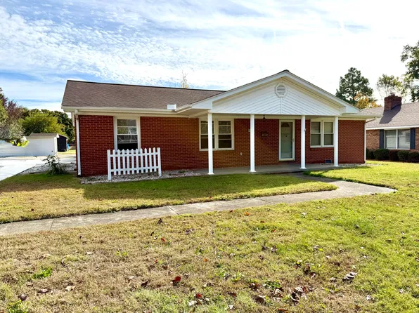 807 N Otis St, Marion, IL 62959