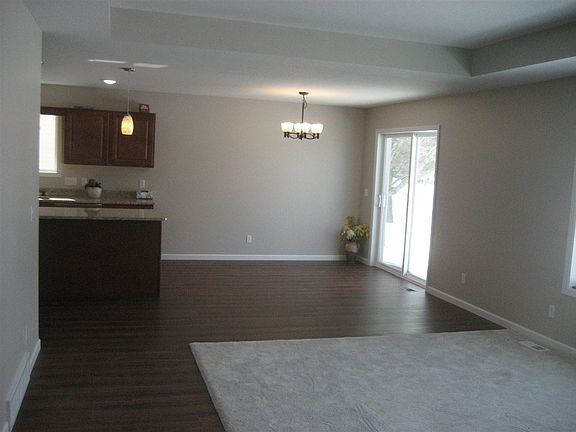 5th image of 503 Willow Bnd