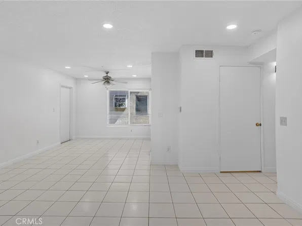 8828 Burnet Ave Unit 9, North Hills, CA 91343