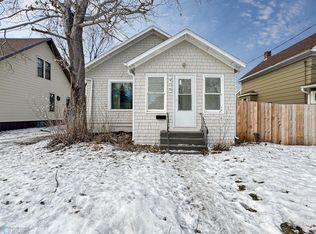 906 12th St N, Fargo, ND 58102