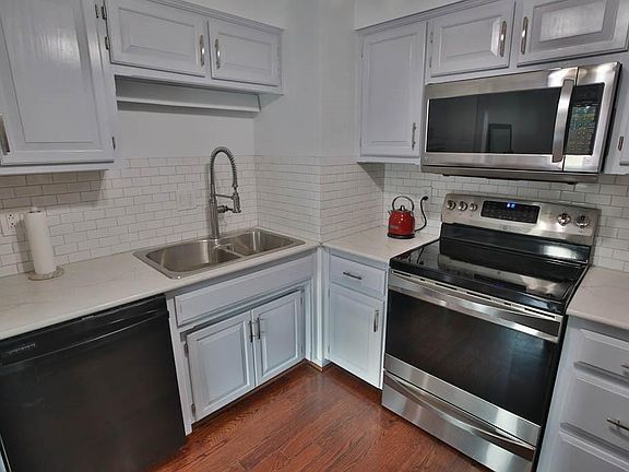 3rd image of 5016 Walnut St APT A
