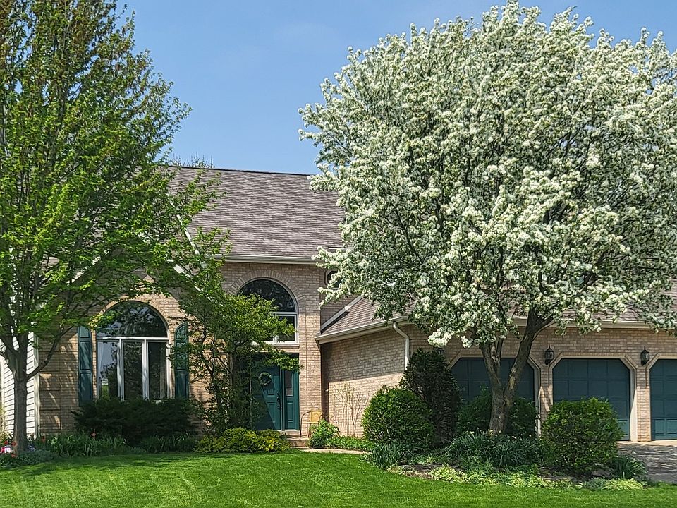 1st image of 950 Rosewood Dr