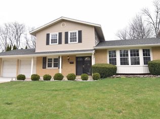 910 E Anderson Dr, Palatine, IL 60074
