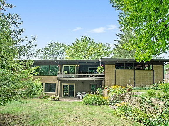 5th image of 2126 E Shiawassee Dr SE