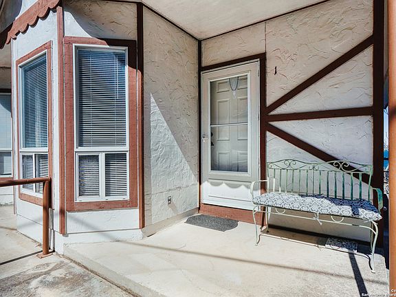 3rd image of 1591 LARSON BLDG D UNIT 1