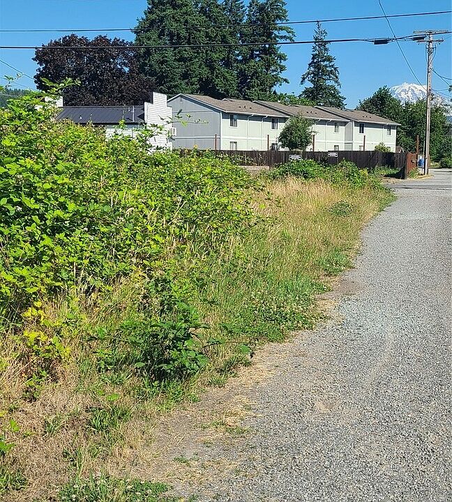 1st image of 213 Bridge Street SW