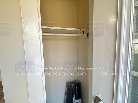 3rd image of 11227 Hanover Ln