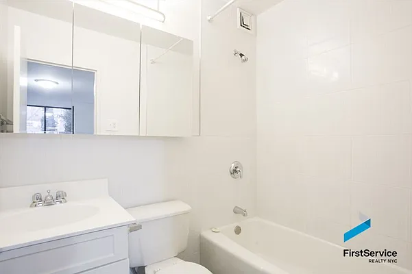 Rented by FirstService Realty (legacy) | media 40