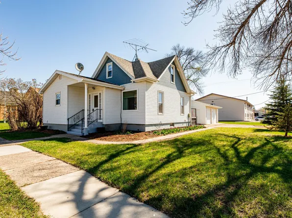 711 Oak St, Lisbon, ND 58054