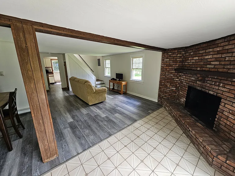 School House Ln — Photo 11