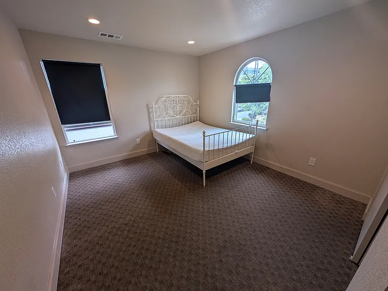 2504 Dana St — Photo 4