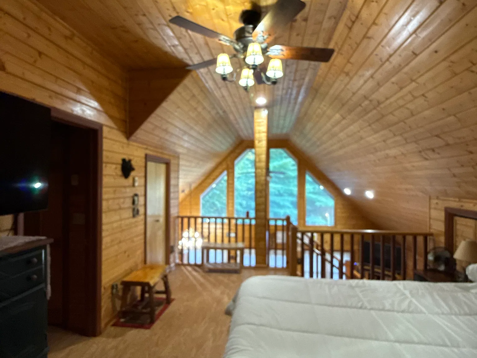 3 bed, 2325 sqft, $2,500 — Photo 4