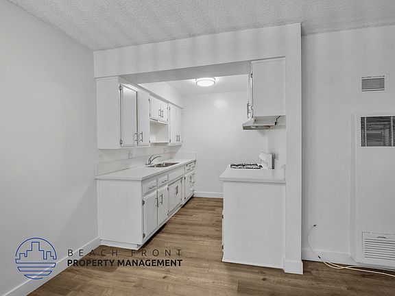4th image of 868 Victor Ave #4