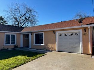 322 Hinkley Ave, Oakdale, CA 95361