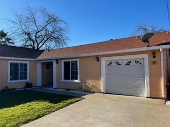 322 Hinkley Ave, Oakdale, CA 95361