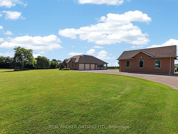 4th image of 3421 Cole Rd