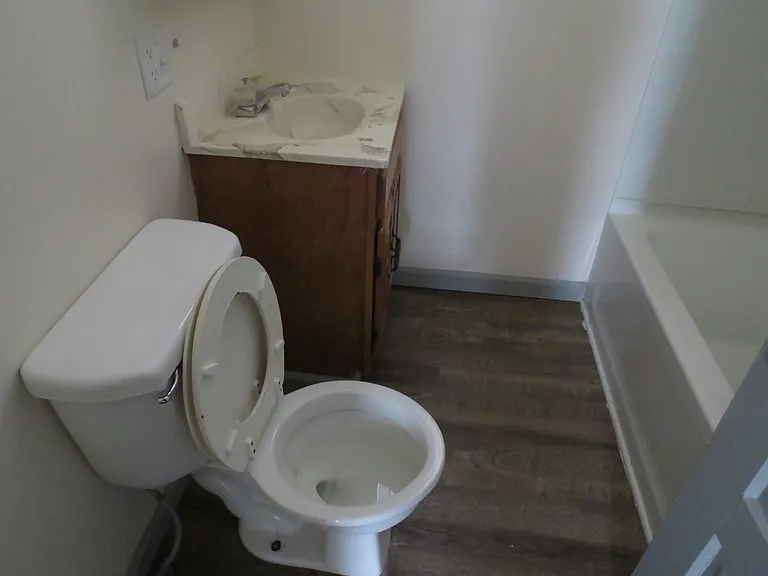 1423-25 Atkins St #1 — Photo 15