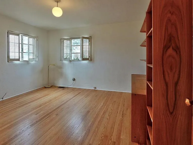 1032 Columbia Dr NE — Photo 9