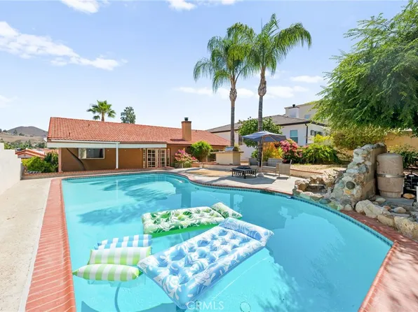 23029 Gray Fox Dr, Canyon Lake, CA 92587