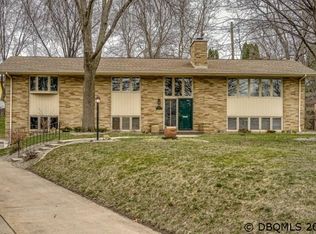 1207 Adeline St, Dubuque, IA 52003