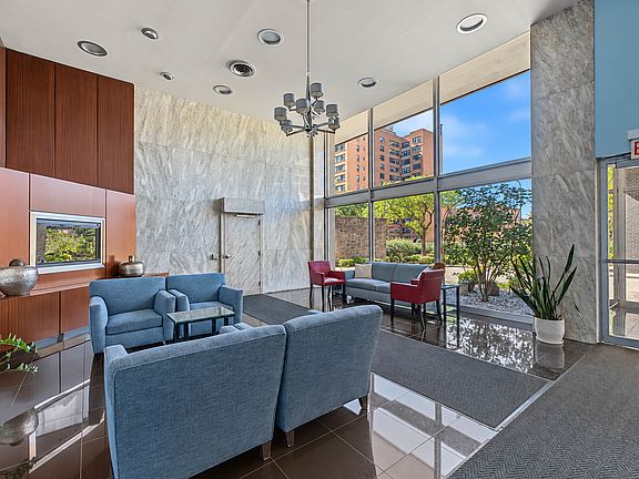 4th image of 6145 N Sheridan Rd APT 27C